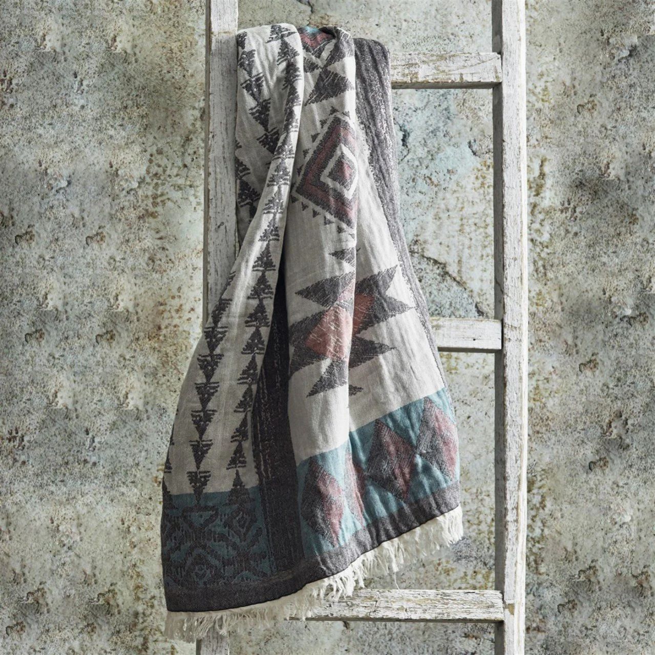 KAAN PESHTEMAL PAREO