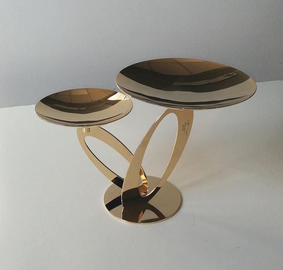 Stand with 2 bowlS  20-14