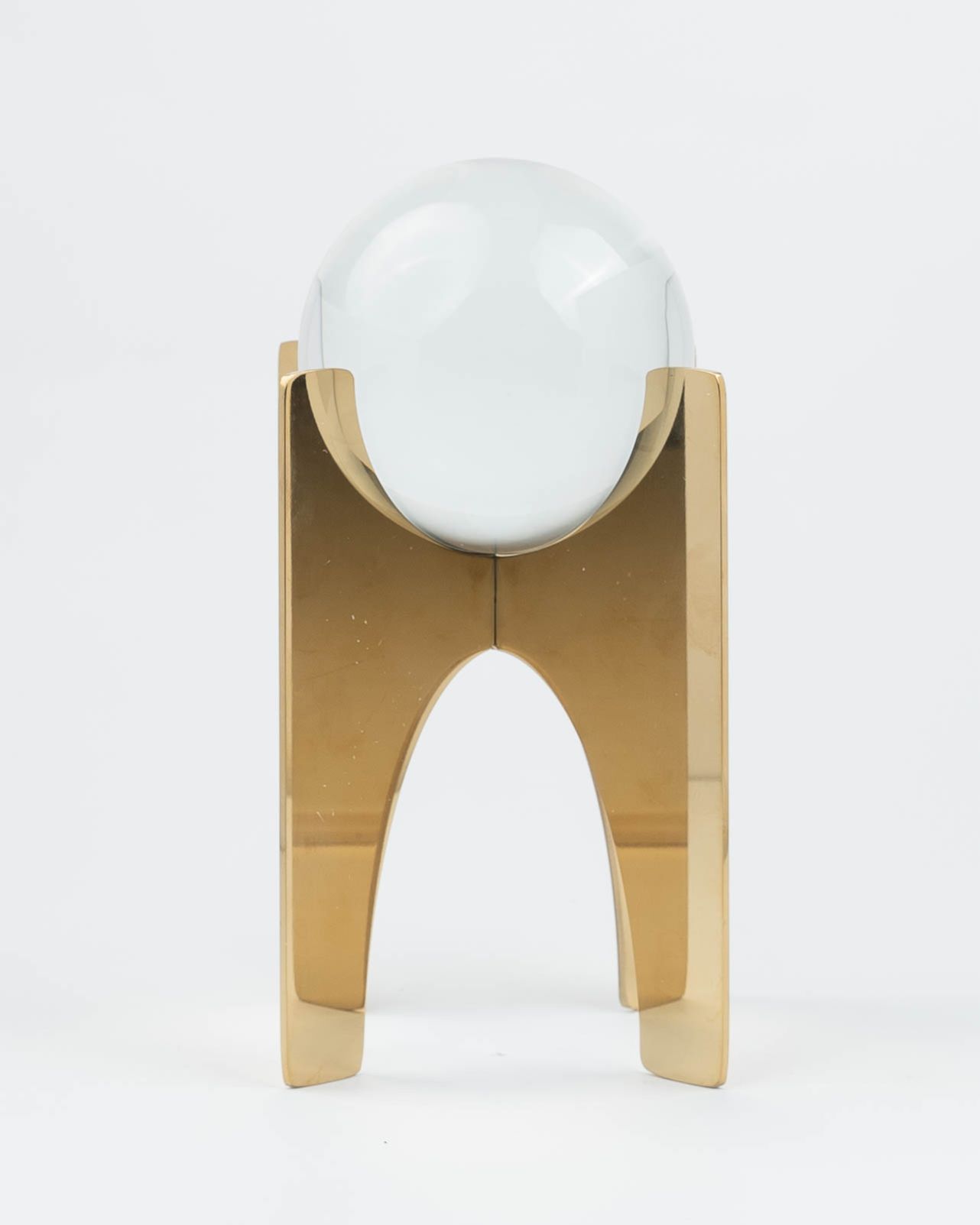 CRYSTAL BALL ON AXIS-MED