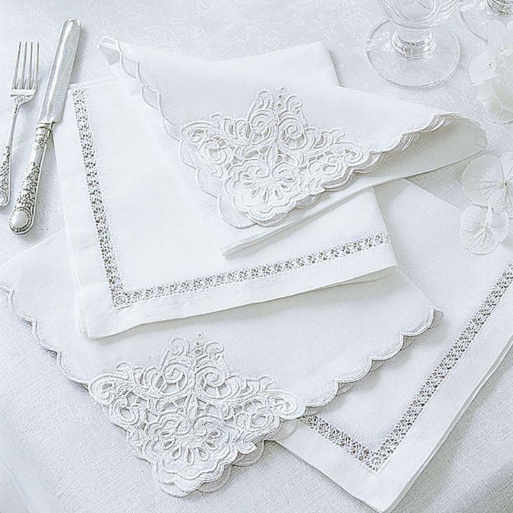 LINEN NAPKINS & PLACEMATS