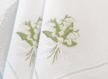 LINEN NAPKINS & PLACEMATS