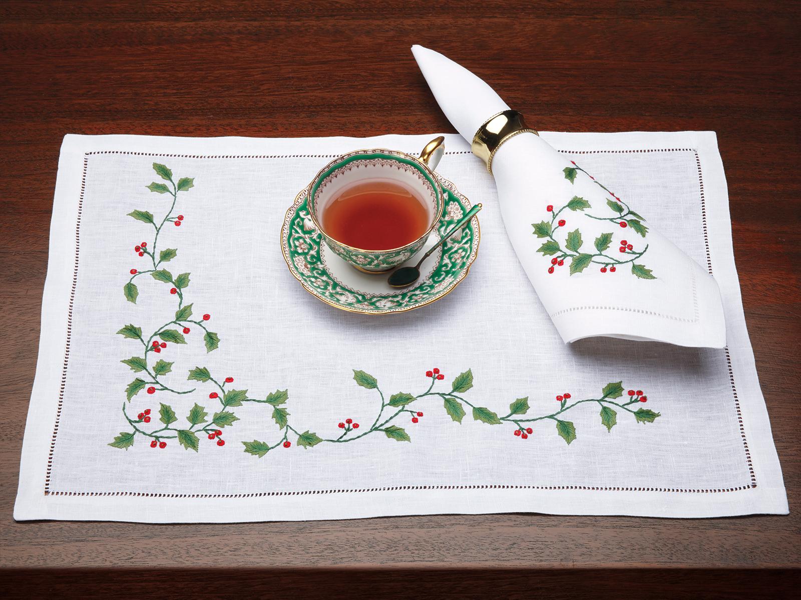 LINEN NAPKINS & PLACEMATS