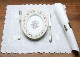 LINEN NAPKINS & PLACEMATS